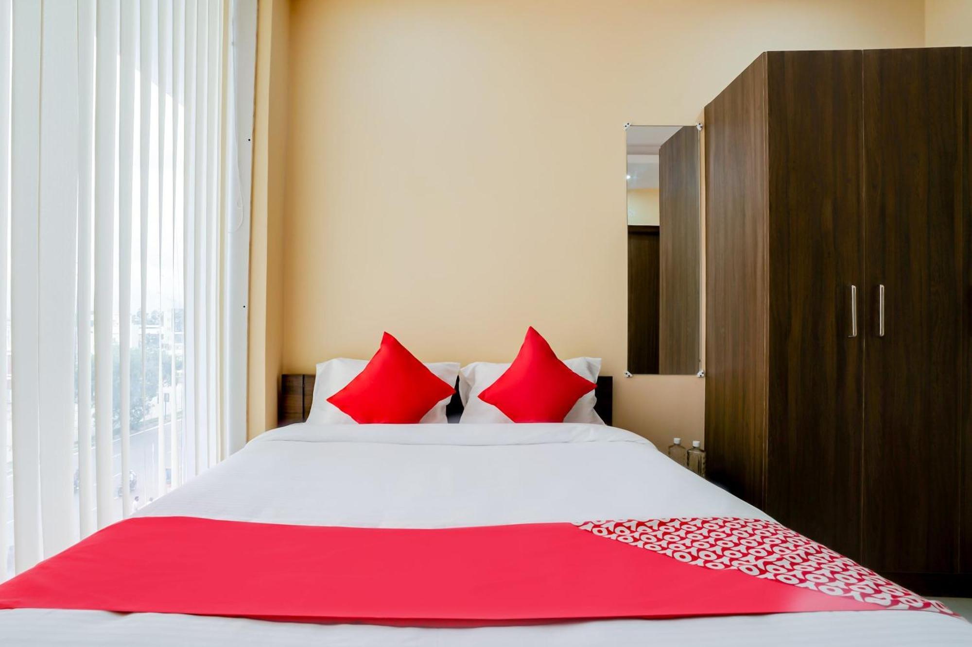 Hotel O Alekhya Residency Cafe Bahar Sururnagar Luaran gambar