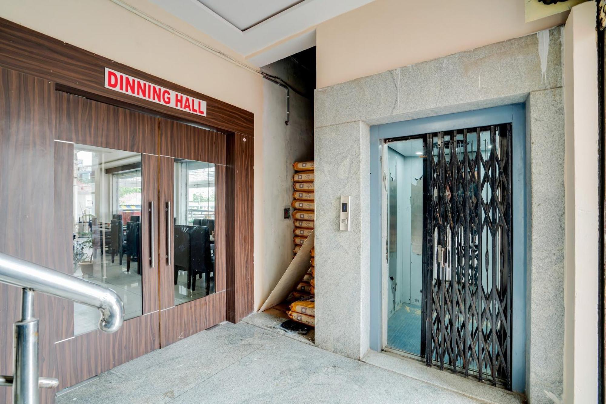 Hotel O Alekhya Residency Cafe Bahar Sururnagar Luaran gambar
